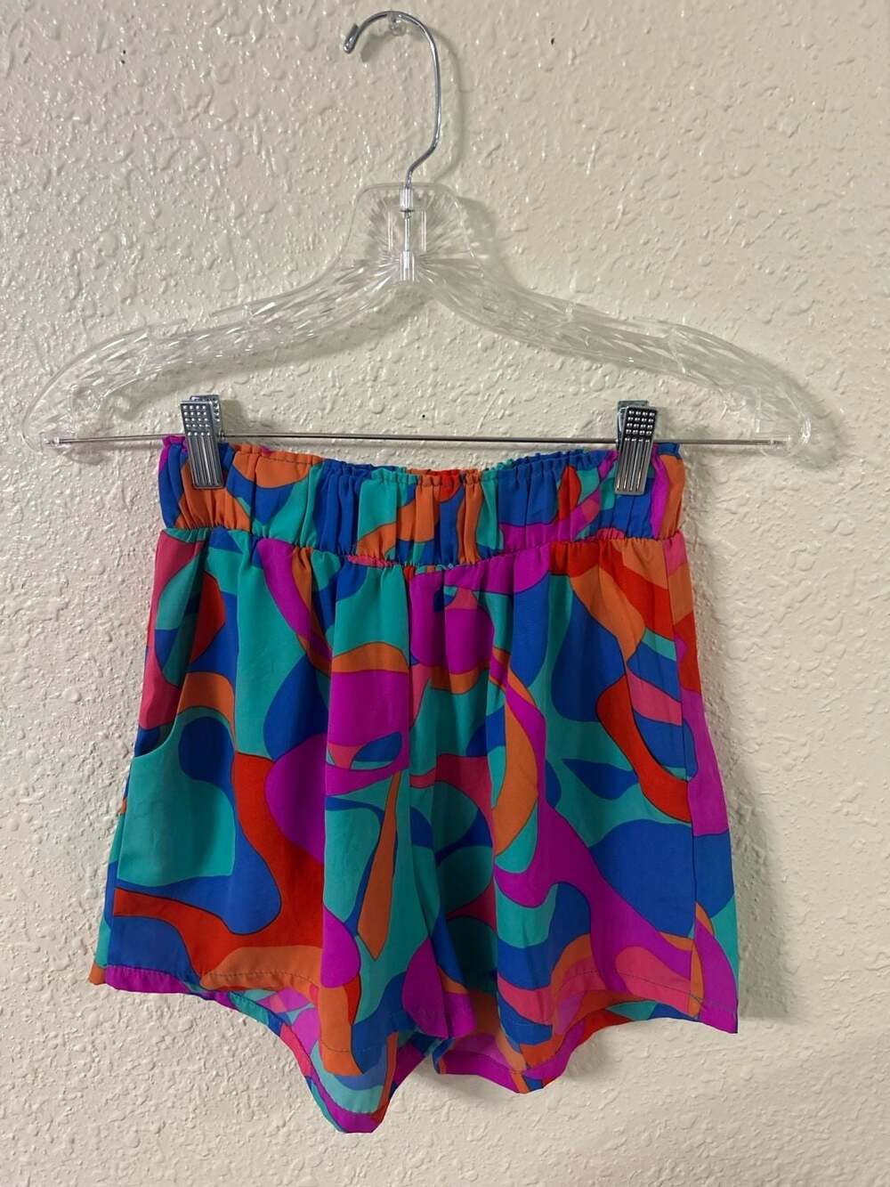 Tyche Abstract Geometric Print Elastic Waist High-Rise Shorts